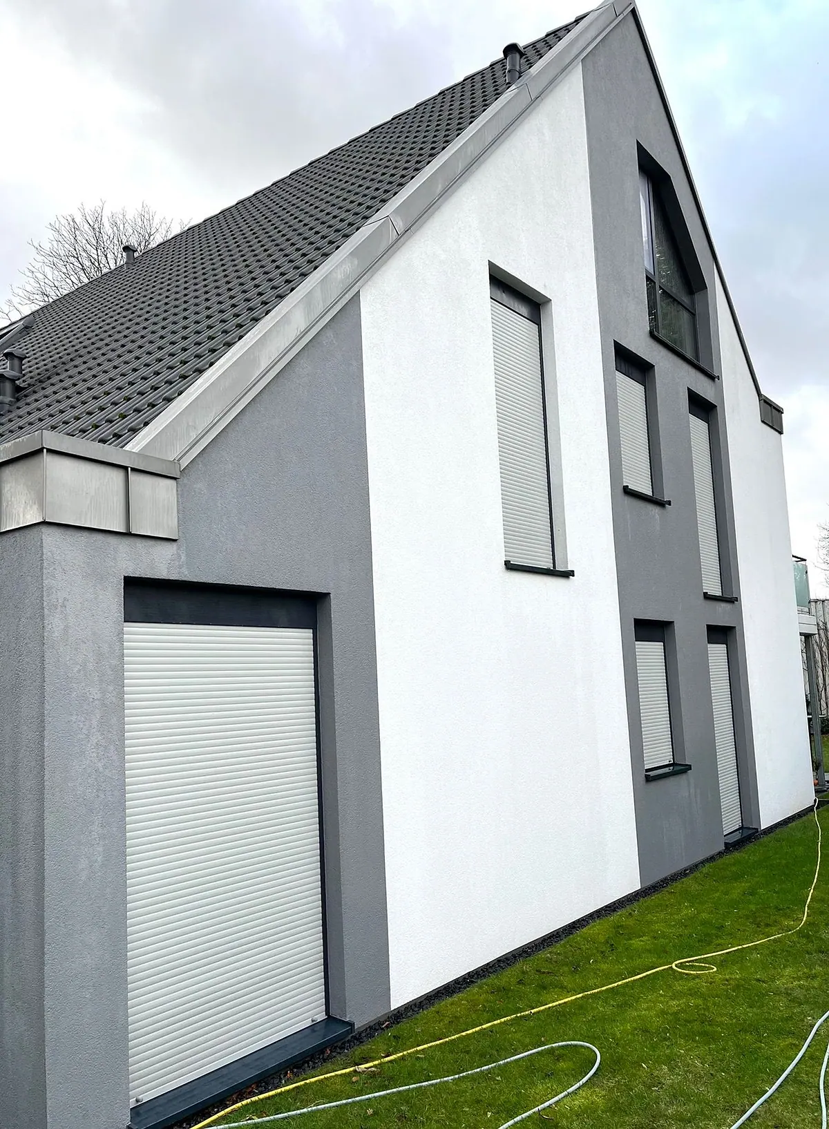 Fassadenreinigung – Einfamilienhaus in Oberhausen nach der Reinigung